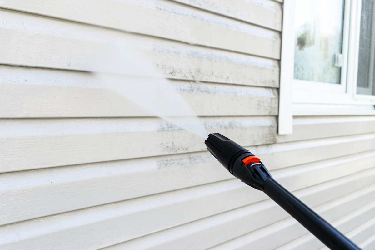 Why Should I Have My House Power Washed? The Top 5 Benefits